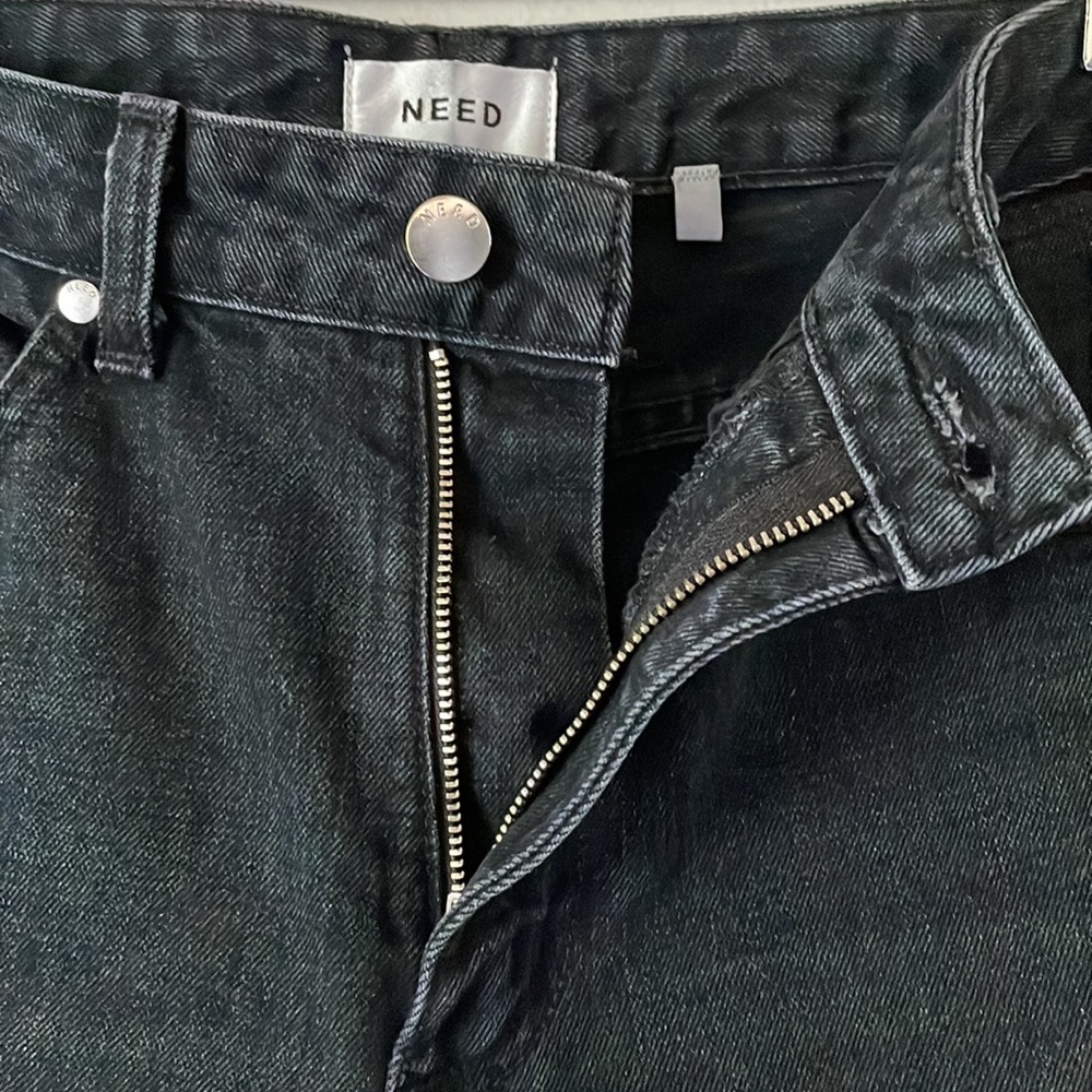 NEED SUPPLY Pen Fit High Rise Relaxed Straight Leg Jeans in Broken Black - Picture 7 of 16